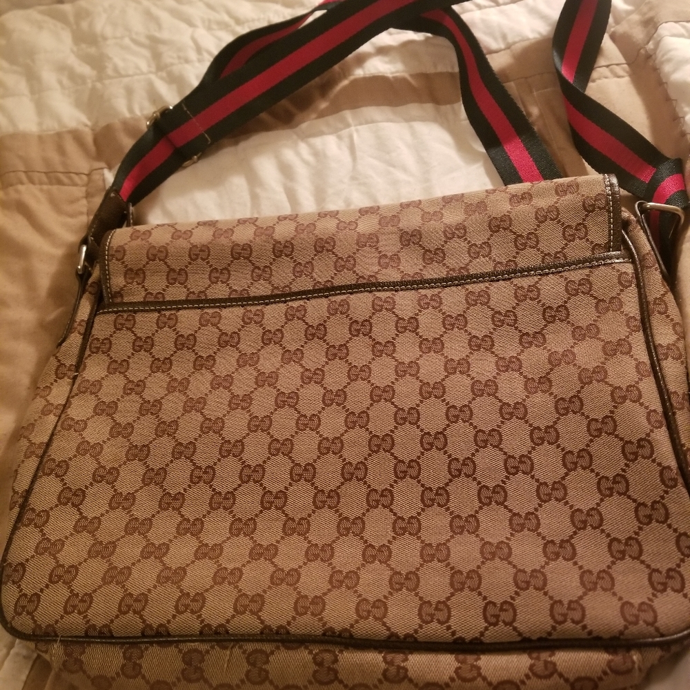 Gucci - Picture 2 of 9